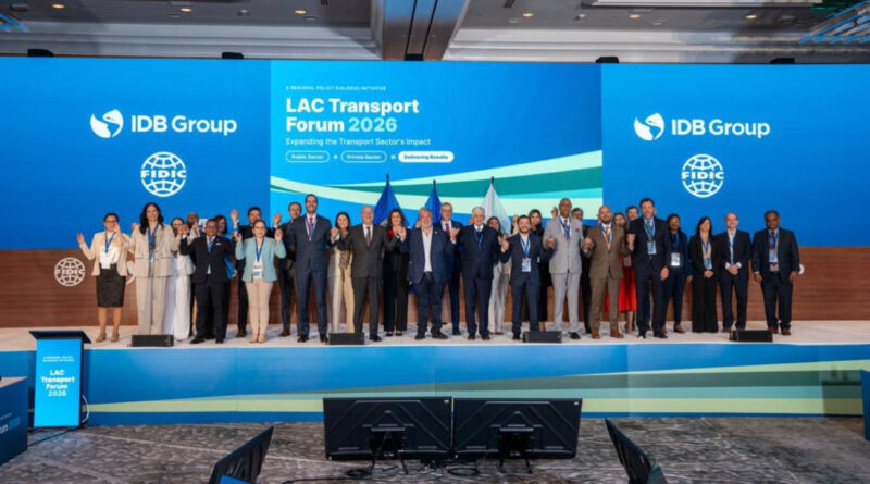 Eduardo Estrella durante el Diálogo Regional de Políticas Públicas de Transporte 2026